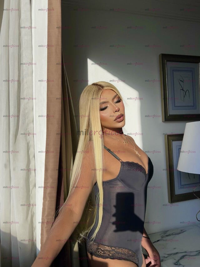 FOTOS DE DE REGRESO A TU CIUDAD ÚNICOS DÍAS BRIANA FERRER 22 CM