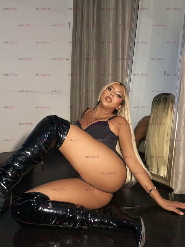 FOTOS DE DE REGRESO A TU CIUDAD ÚNICOS DÍAS BRIANA FERRER 22 CM