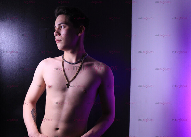 FOTOS DE GIGOLO PARA TU DÍA SOLA ESCRIBEME AL 3229458618