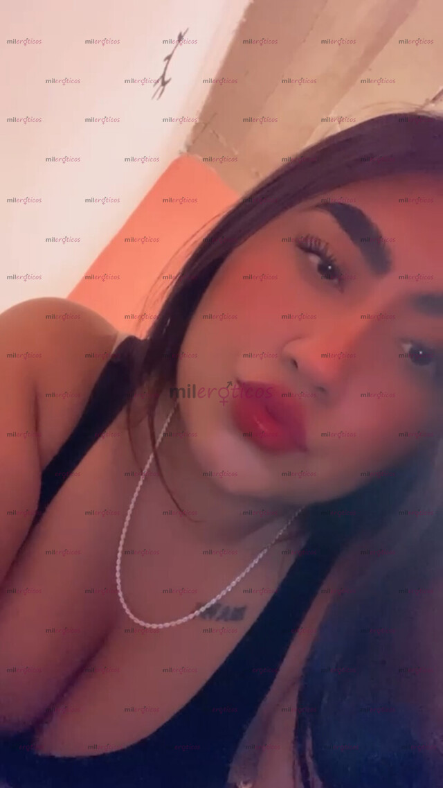 FOTOS DE ADRI PROVOCANDO MIRADAS , SIN DECIR UNA PALABRA