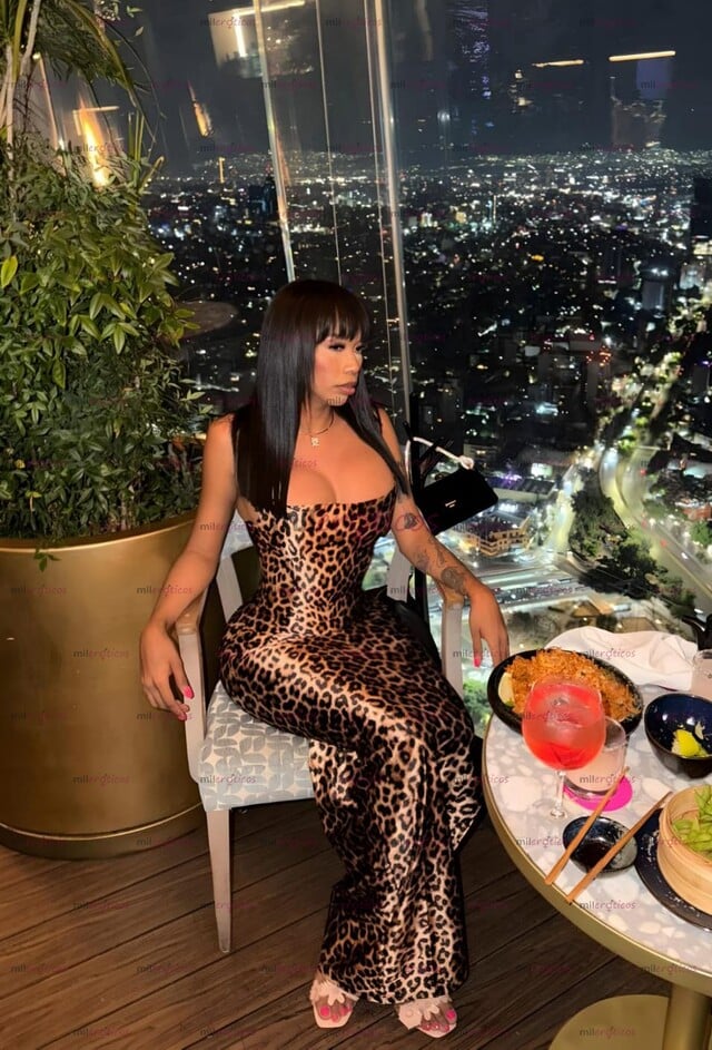 FOTOS DE BARBIE DE CHOCOLATE SENCILLA E INTELIGENTE, SÚPER SEXY UNA MUJER DE FUEGO.