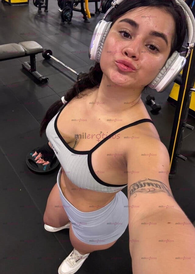 FOTOS DE NIKOL, LATINA DE 19 AÑOS PIEL SUAVE, MIRADA QUE HIPNOTIZA