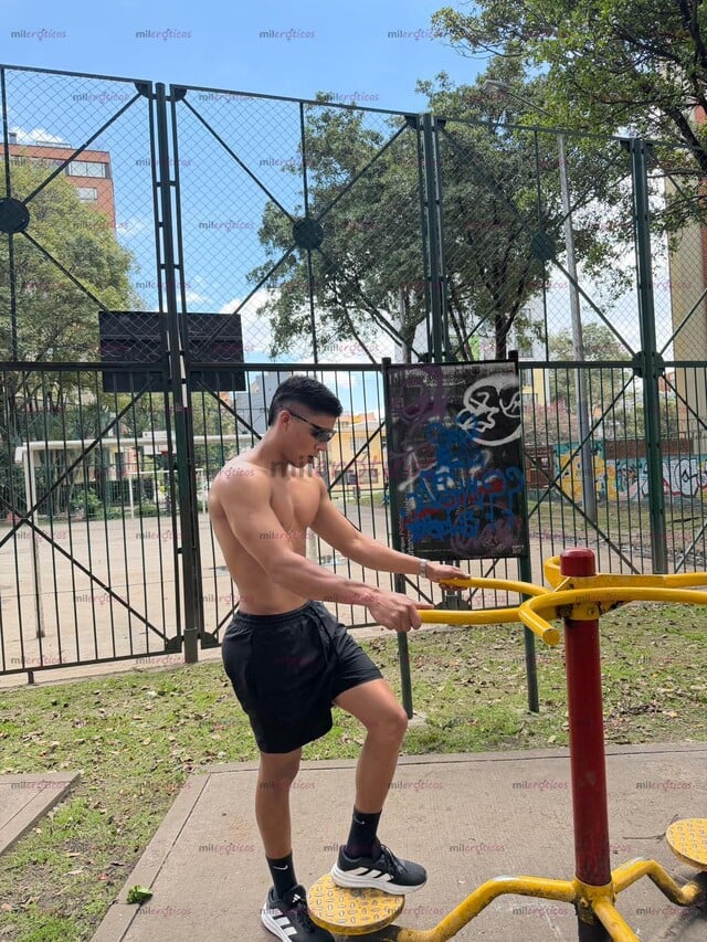 FOTOS DE RECIÉN LLEGANDO A LA CIUDAD MAN PINTA SERIO , VERGON FULL LECHERO