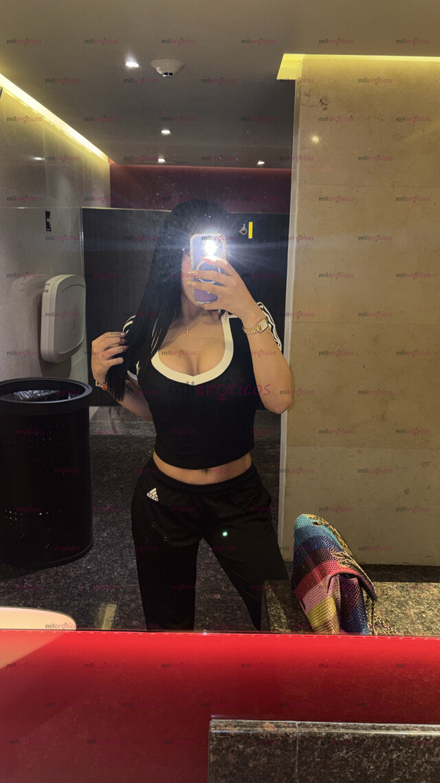 FOTOS DE BELLEZA ESPECTACULAR HERMOSA DE CUERPO ENTERO