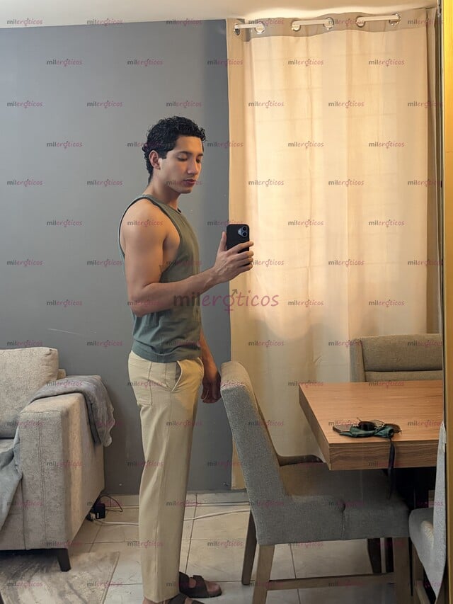 FOTOS DE JOVEN REGIO NALGON Y VERGON CON 22 CM, CON LUGAR