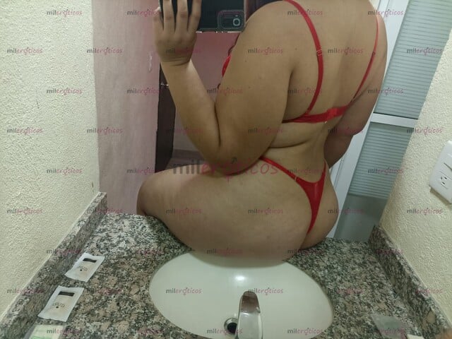 FOTOS DE CHICA APRETADITA CON GANAS DE COMPLACERTE Y GRANDES NALGAS