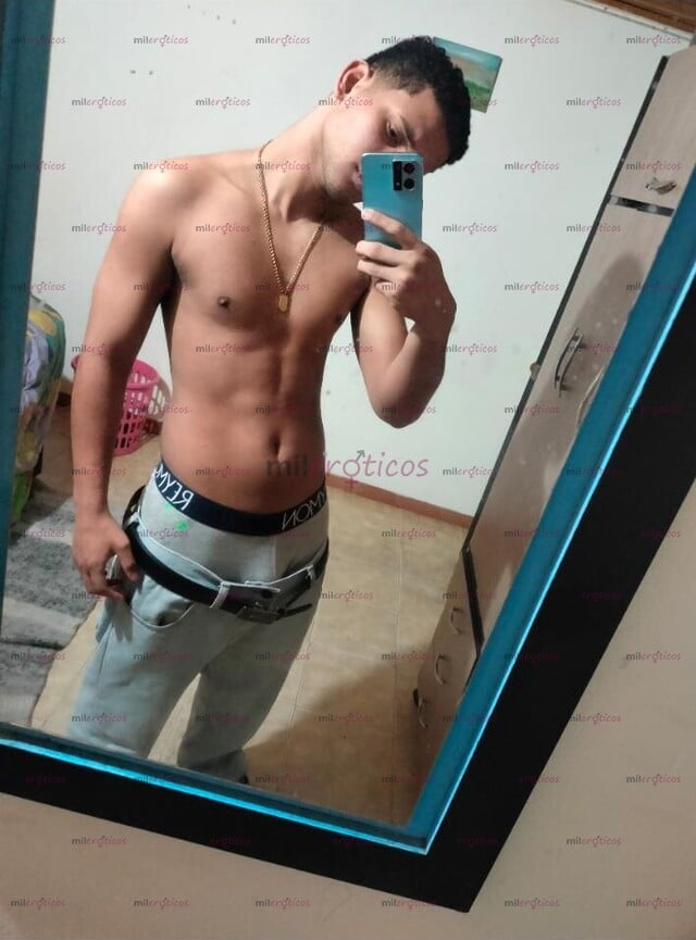 FOTOS DE JOVEN ATLETICO HETERO Y CON MUCHAS GANAS DE FOLLAR