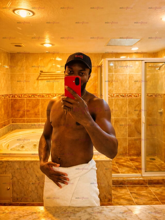 FOTOS DE CHICO BRASILEÑO SEXY AQUÍ PARA COMPLACERTE COMO QUIERAS Y REDUCIR TU ESTRÉS
