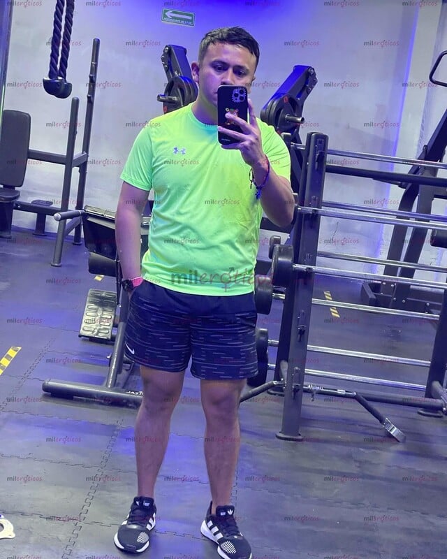 FOTOS DE TV INICIANDO (DE CLOSET) , BUSCANDO VERGA DELICIOSA