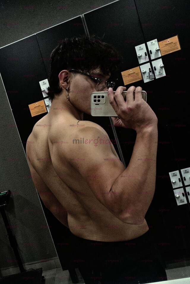 FOTOS DE 22 AÑOS, 1.78, CUERPO ATLÉTICO Y UNA PRESENCIA QUE NO SE OLVIDA, HETEROSEXUAL