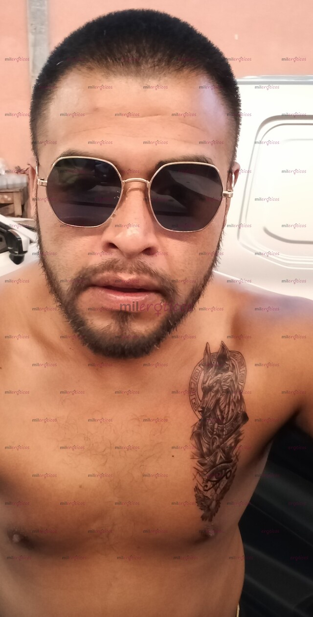 FOTOS DE CHACAL JOVEN ,TATUADO COMPLACIENTE EN TODOS LOS SENTIDOS