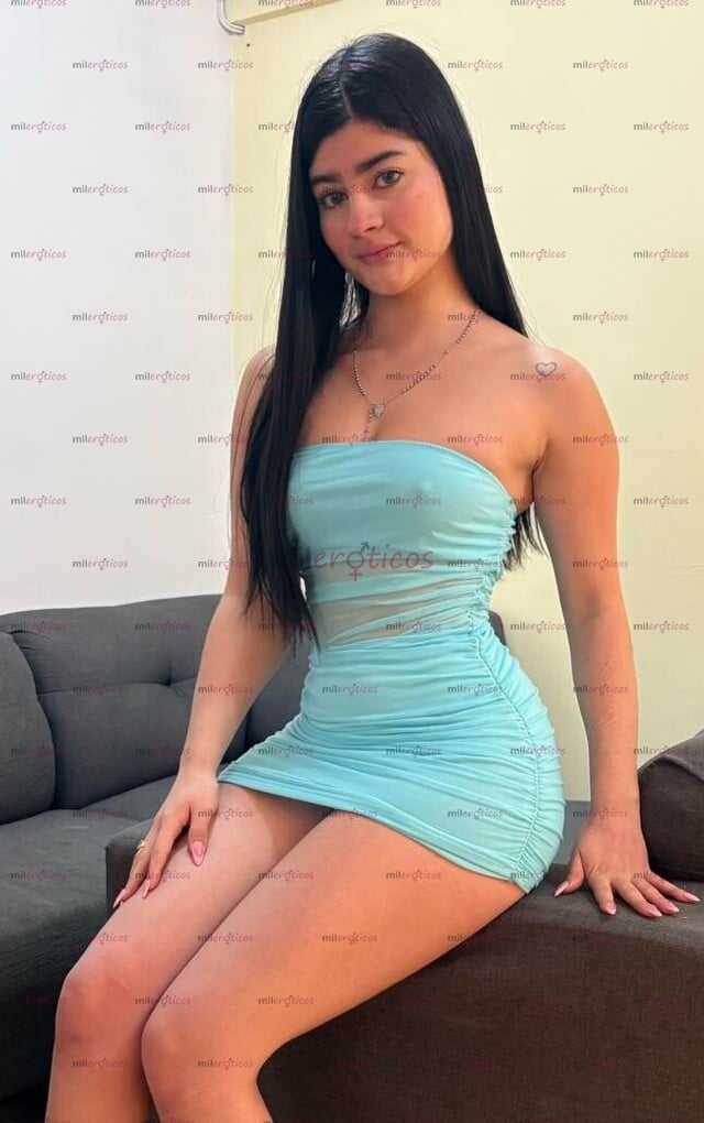 FOTOS DE MOR ESTA CHAPARRITA PARCERITA LLEGO PARA SER FOLLADA
