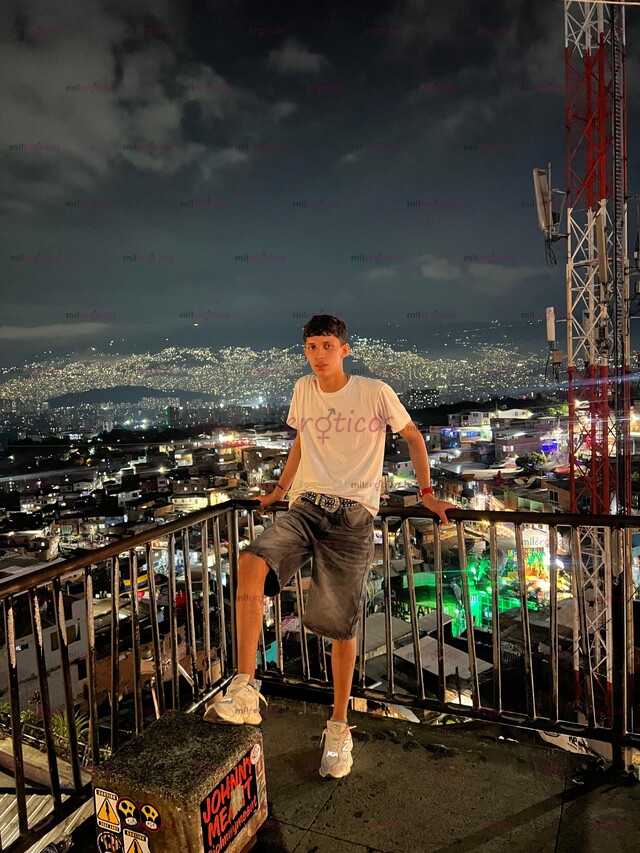 FOTOS DE ME LLAMO ALESSANDRO, SCORT, BISEXUAL MUY DIVERTIDO Y RESPETUOSO