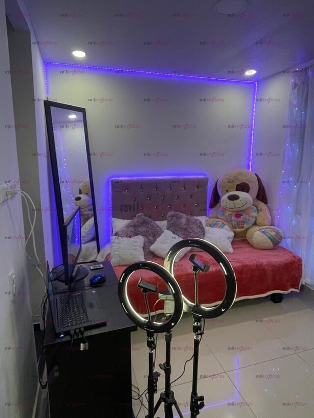 FOTOS DE ALQUILER DE HABITACIONES EQUIPADAS PARA STREAMING Y WEBCAMS