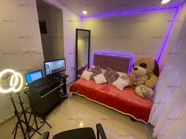 FOTOS DE ALQUILER DE HABITACIONES EQUIPADAS PARA STREAMING Y WEBCAMS
