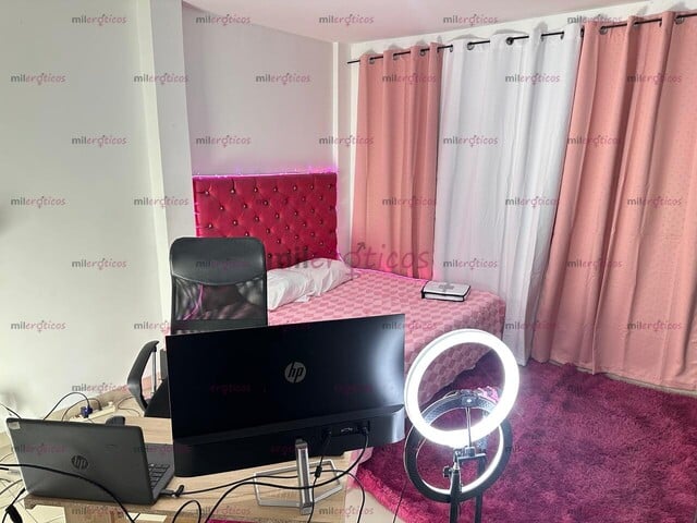 FOTOS DE ALQUILER DE HABITACIONES EQUIPADAS PARA STREAMING Y WEBCAMS