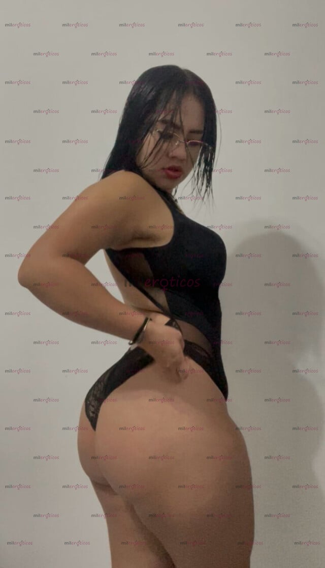 FOTOS DE CHICA ARDIENTE Y SENSUAL JOVEN Y COMPLACIENTE