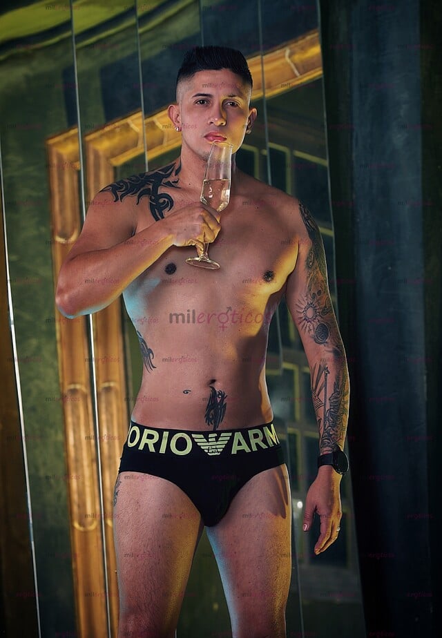 FOTOS DE MEN PAISA TATUADO PINTA VERGON BISEXUAL DISPONIBLE