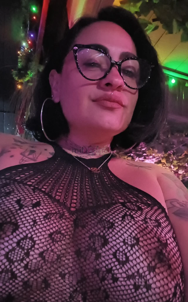 Hola soy alejandralinda pisita complaciente y carinosa con ganas de pasarla rico corazon disfruta escribeme y la pasaremos sabroso con un delicioso ma...