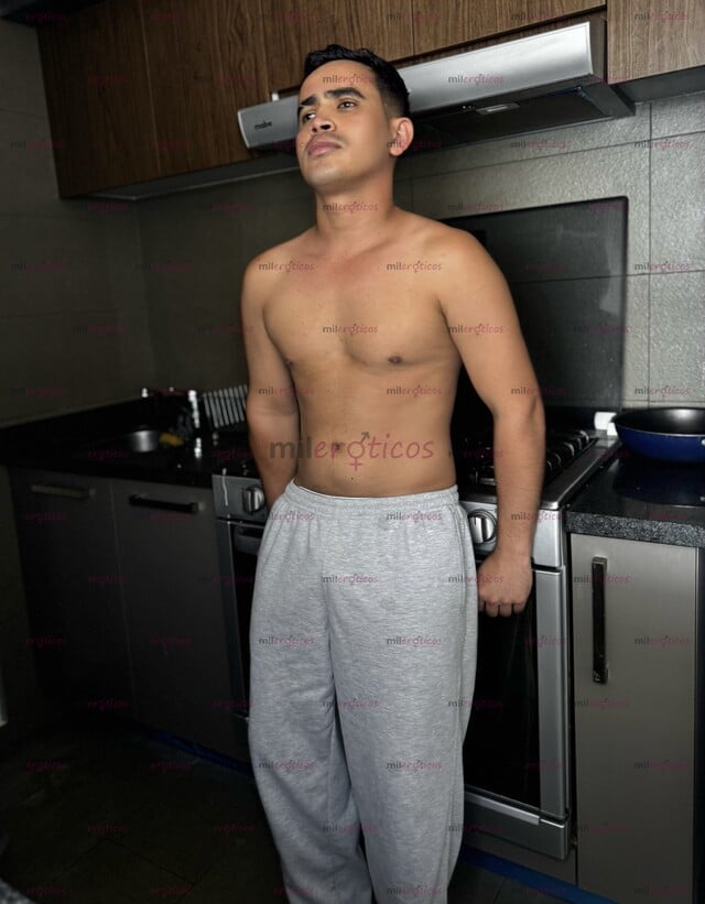 FOTOS DE COLOMBIANO VERSATIL MASCULINO. FETICHISTA Y DOMINANTE.