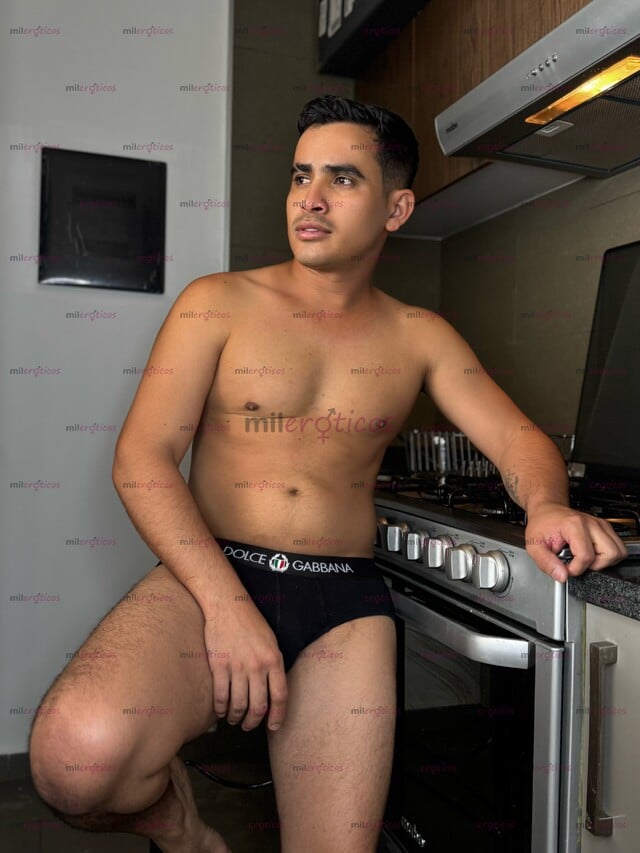 FOTOS DE COLOMBIANO VERSATIL MASCULINO. FETICHISTA Y DOMINANTE.