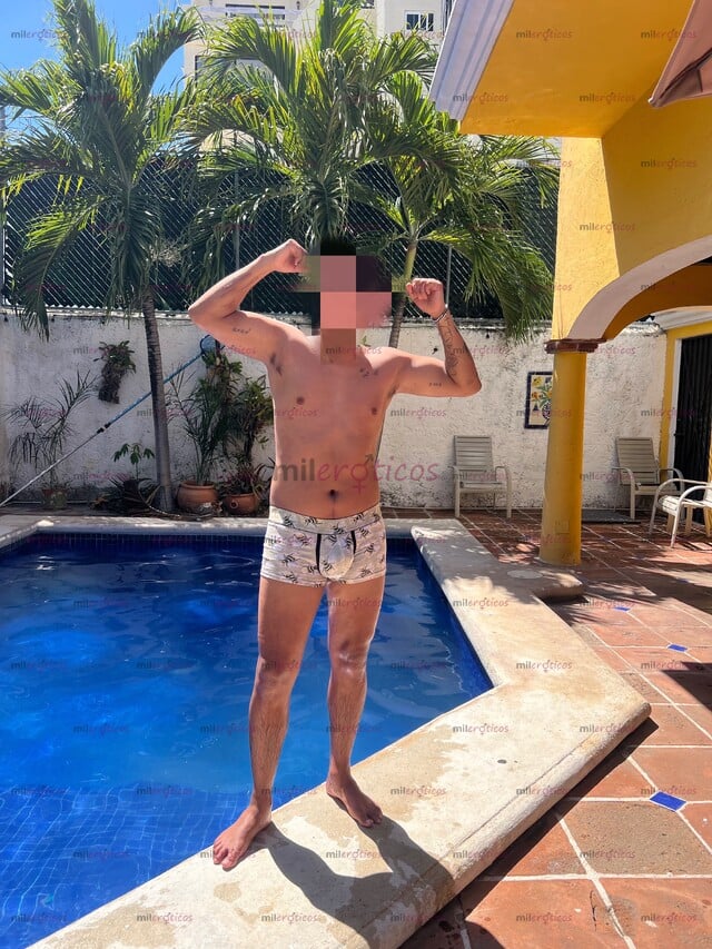 FOTOS DE BARBERO EROTICO CUENTO CON ESTUDIO LIMPIO Y COMODIDAD