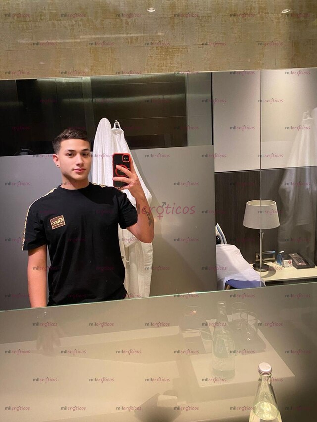 FOTOS DE HOLA MI NOMBRE ES IVÁN UN CHICO RECIÉN LLEGADO A TU CIUDAD CON TAN SOLO 22 CM VE