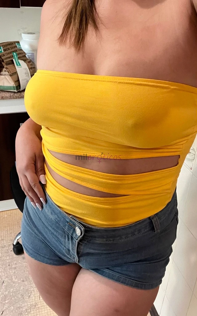 Hola soy ari soy chilena con un gran culo y ricas tetas y bella carita pido que vengas limpio ya que te esperare recien banadita no te pierdas esta ag...
