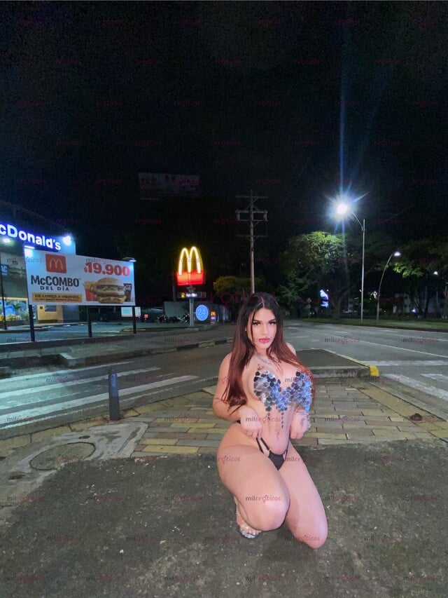 FOTOS DE BLANQUITA PELIRROJA TETONA, CULO RICO CON UNA RICA SORPRESA PARA COMPLACERTE