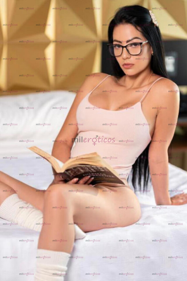 FOTOS DE NENITA TRAVIESA, EN BUSCA DE SU BAD BOY, CON UNA CALENTURA A TOPE.