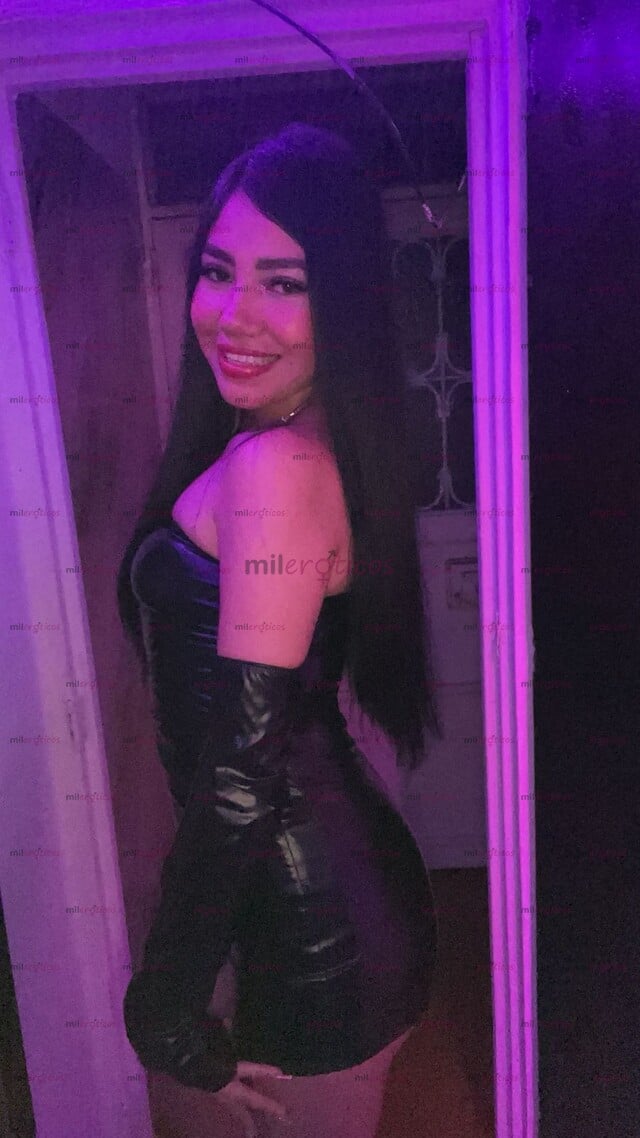 FOTOS DE MUÑECA SEXY Y MUY CALIENTE SI QUIERES DISFRUTARESBELTO Y VAGINA JUGOSA