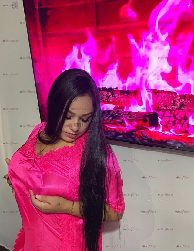 FOTOS DE HOLA, MI NOMBRE ES CATHERINE, UNA CHICA PIEL CANELA, PELI NEGRA