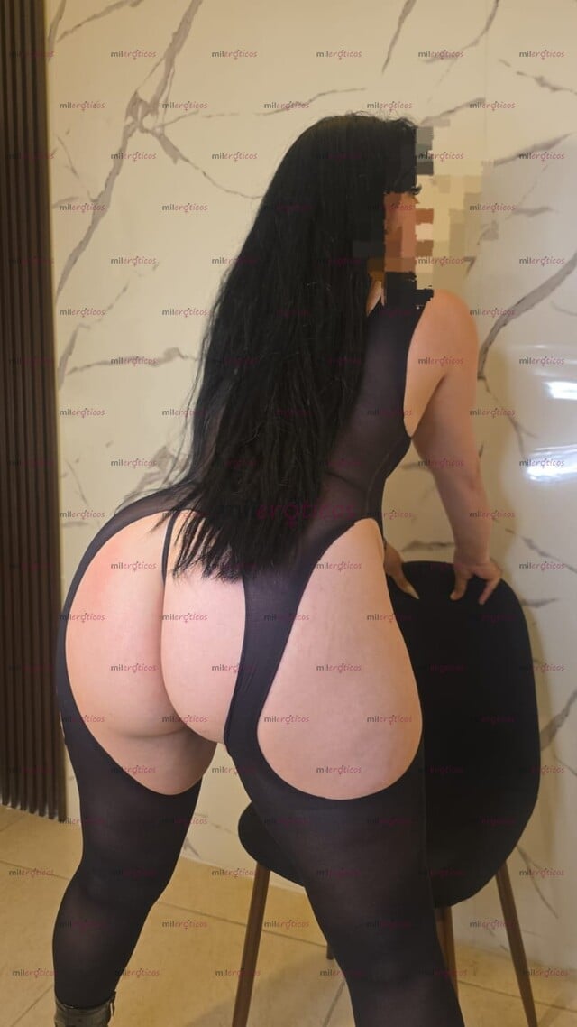 FOTOS DE PELINEGRA SUPER SEXXY Y A TREVIDA Y DOMINANTE EN LA CAMA VEN POR UNOS FETICHES
