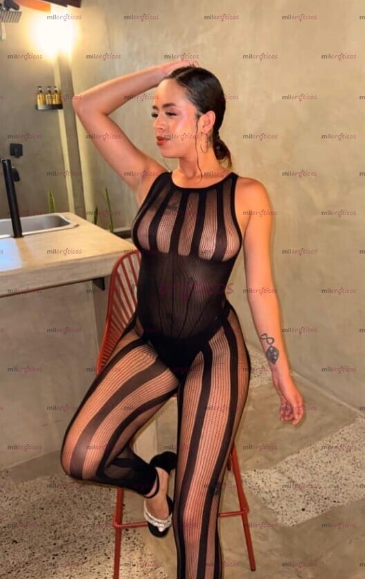 FOTOS DE RILEY UNA CHICA DE CUERPO FITNESS, MUY SENSUAL Y COMPLACIENTE