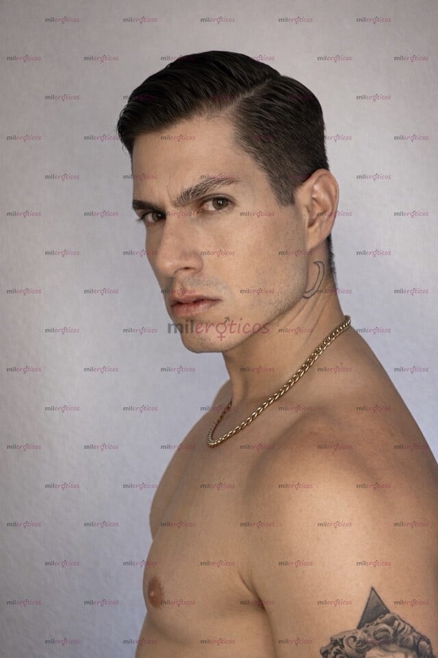 FOTOS DE ESCORT SONORENSE MASCULINO Y MUY CALIENTE . . . . . . .