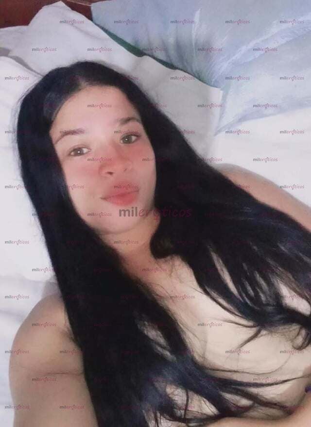 FOTOS DE 3 LINDA Y JOVEN MUY JUEGUETONA EN LA CAMA Y CON GANAS DE UN BUEN SEXO