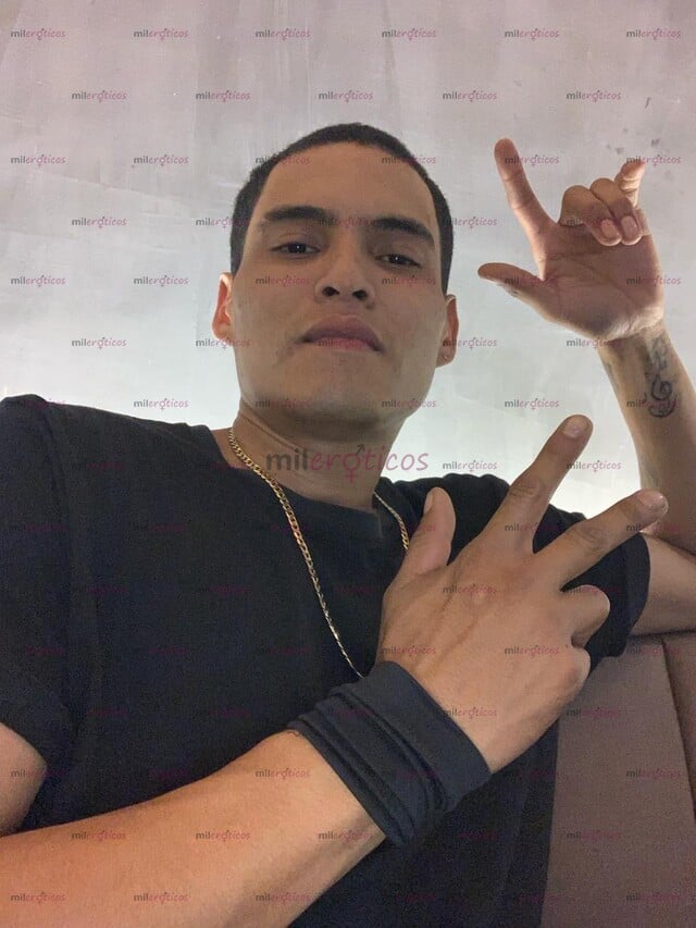 FOTOS DE JOVEN ACTIVO ,MORENO ALTO, DELGADO , DISCRETO.