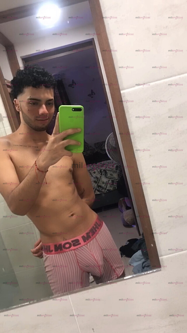 FOTOS DE COLOMBIANO PAISA XXL RECIEN LLEGADO CON GANAS DE FOLLAR