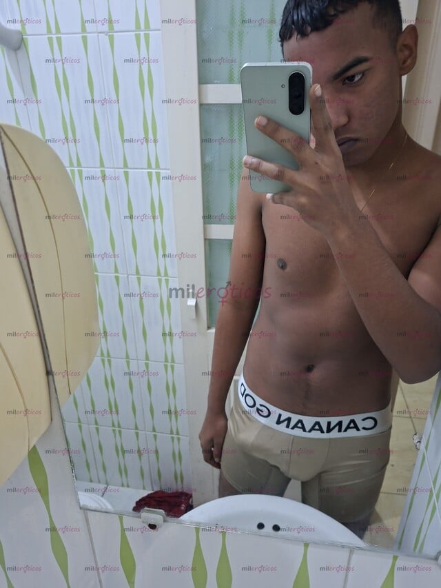 FOTOS DE HOLA SOY JOSH MORENO 22CM DISPUESTO A TODO SIN TANTI COMPLIQUE ESCRIBE