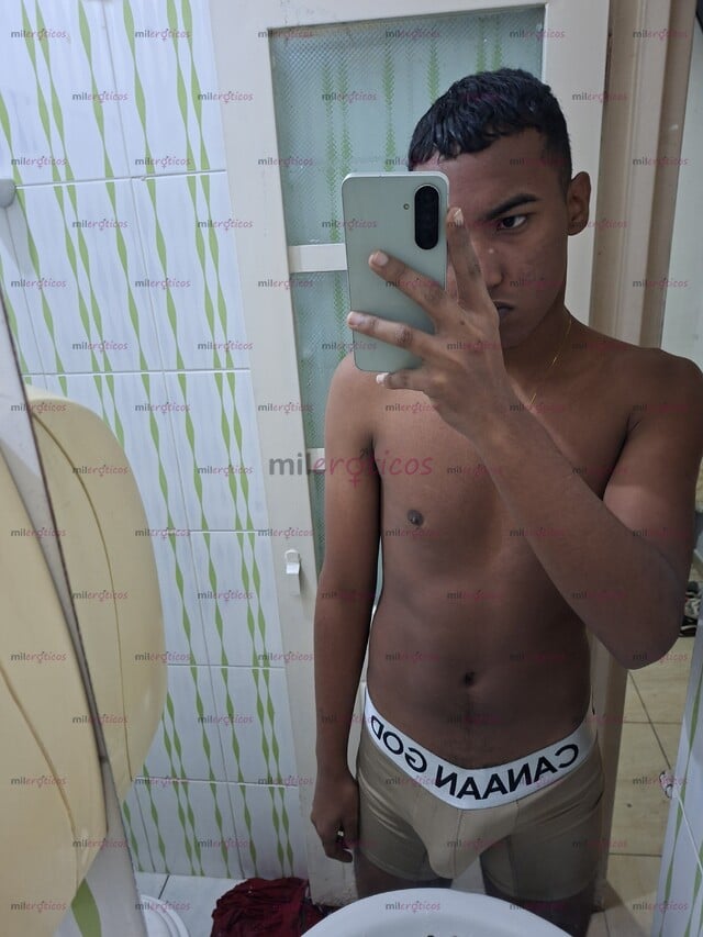 FOTOS DE HOLA SOY JOSH MORENO 22CM DISPUESTO A TODO SIN TANTI COMPLIQUE ESCRIBE
