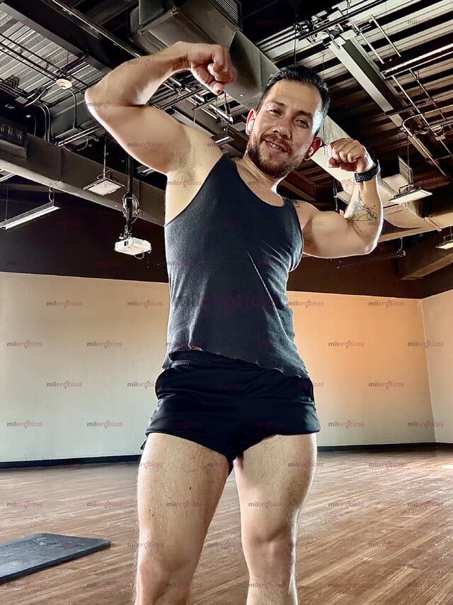 FOTOS DE CHICO COJELON CHAPARRITO COMPLACIENTE Y DISPONIBLE PARA SATISFACER TUS FANTASÍAS