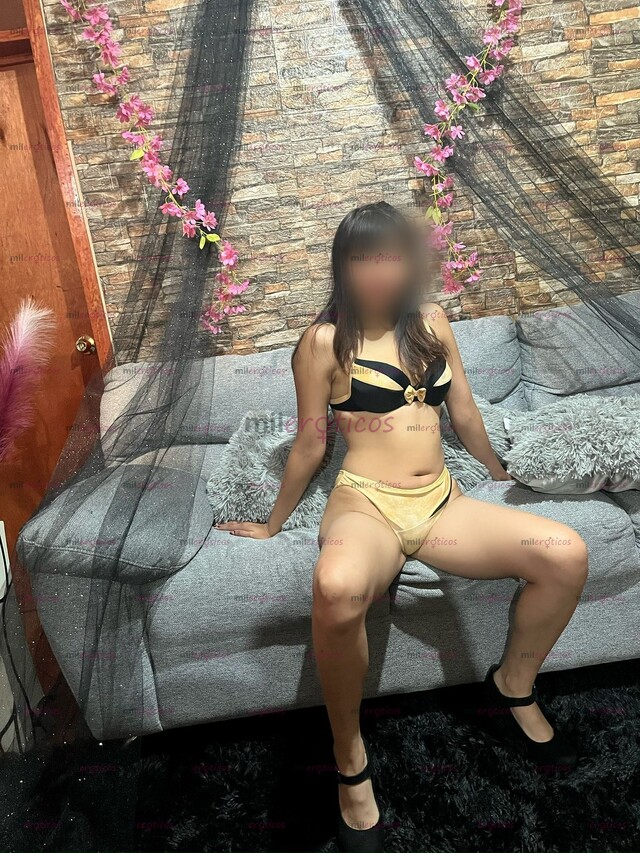 FOTOS DE FLAQUITA CACHONDA DISPONIBLE PARA PASARLA BIEN RICO AMOR CONTRÁTAME