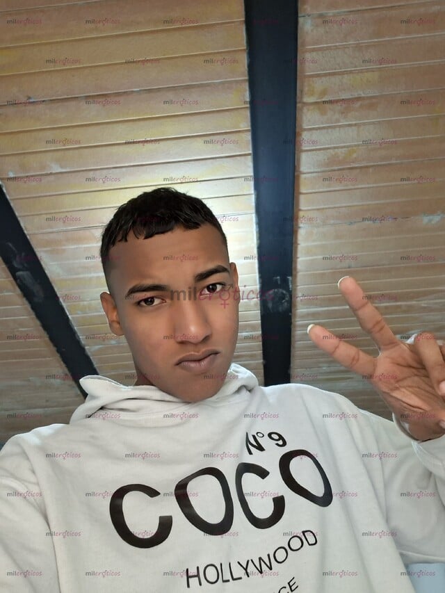 FOTOS DE HOLA SOY JOSH MORENO 22CM DISPUESTO A TODO SIN TANTI COMPLIQUE ESCRIBE