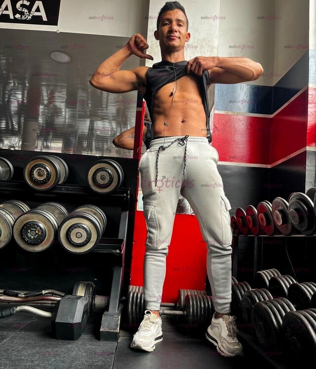 FOTOS DE CHICO JOVEN CON 20 CM DE VERGA BUSCANDO DIVERSIÓN