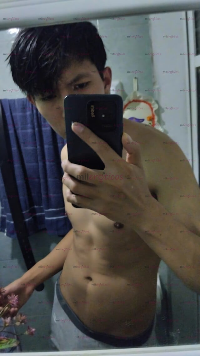FOTOS DE CHAVITO FLACO UNIVERSITARIO QUERIENDO GANAR UN POCO DE DINERO XD