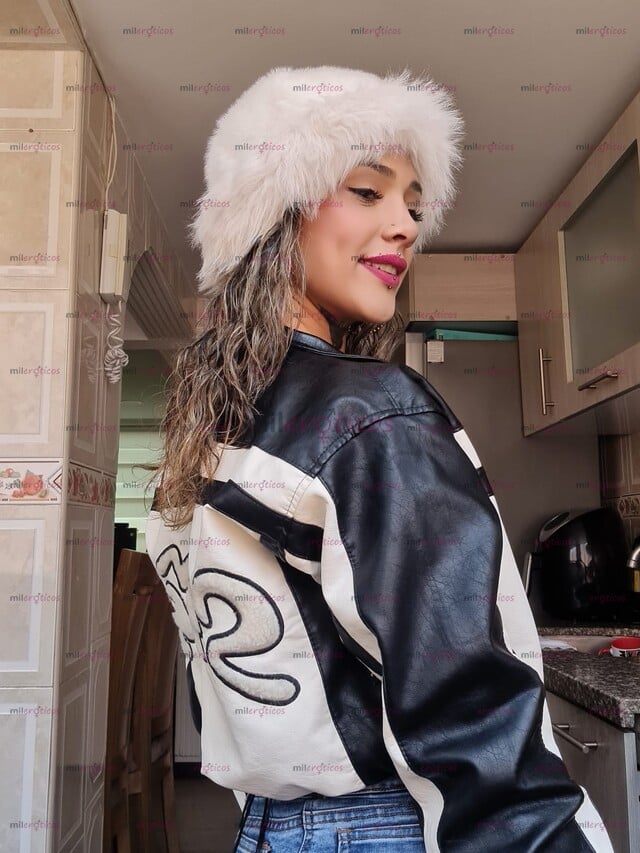 FOTOS DE SOY UNA LINDA CHICA, DE BOGOTA. DELGADA Y MUY SEXY