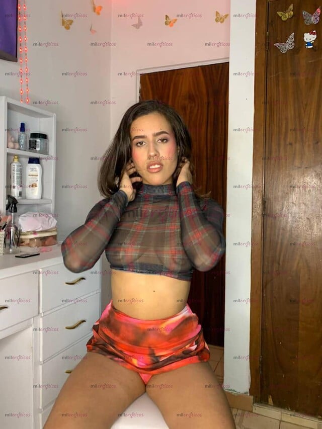 FOTOS DE FLAQUITA VENEZOLANA CON EL CABELLO NEGRITO, Y UNA VAGINA JUGOSA