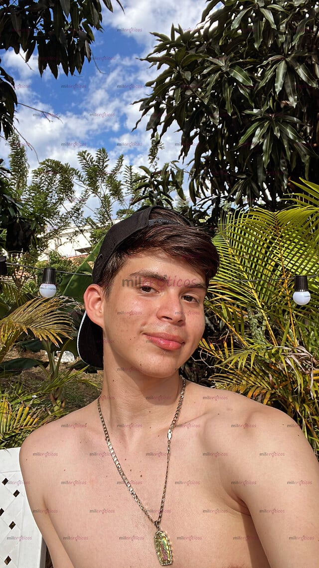 FOTOS DE POLLO NUEVO QUERIENDO VIVIR EXPERIENCIA NUEVA VIVAMOS NUEVAS EXPERIENCIAS