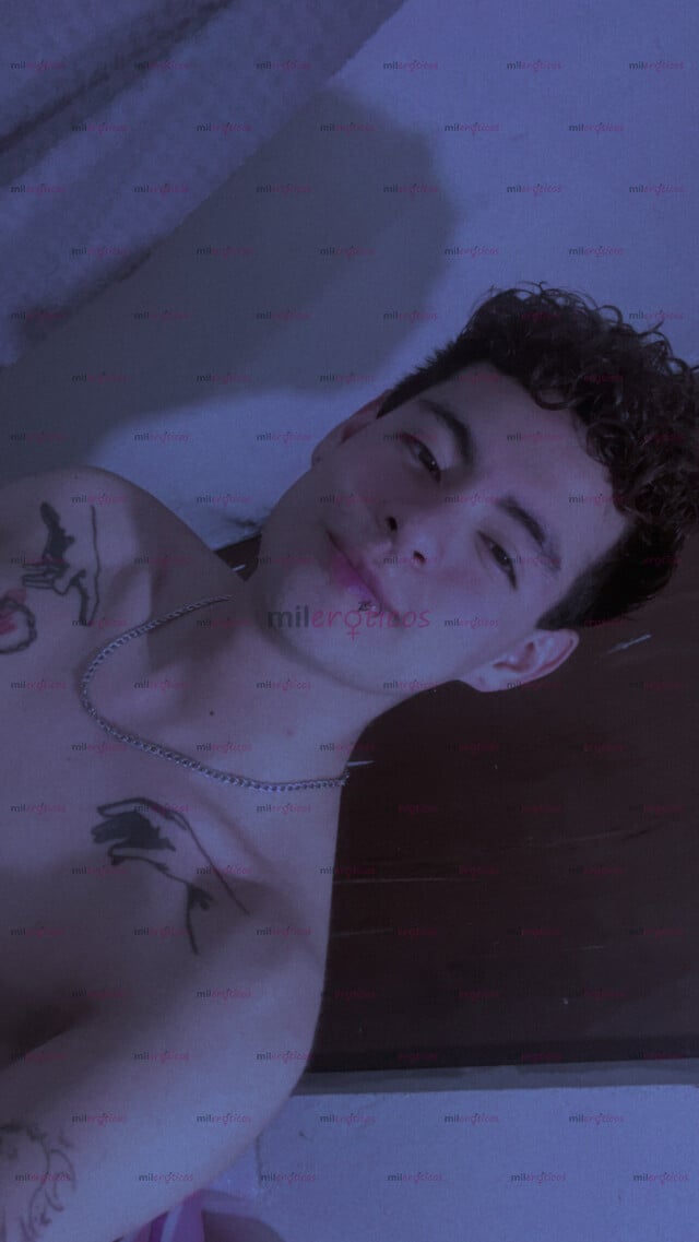 FOTOS DE ANGEL BON TWINK ABIERTO A NUEVAS EXPERIENCIAS Y A TODO TIPO DE FANTASÍAS