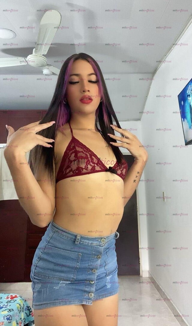 FOTOS DE TIERNA NIÑA LISTA PARA RECIBIR TU RICA LECHE